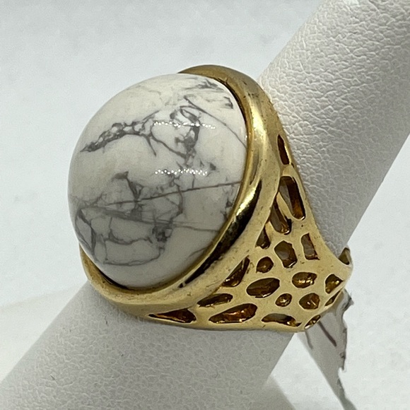 Howlite stone ring - Picture 2 of 14